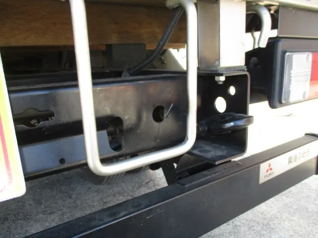 三菱 キャンターガッツ PDG-FB70B(2WD)の写真17