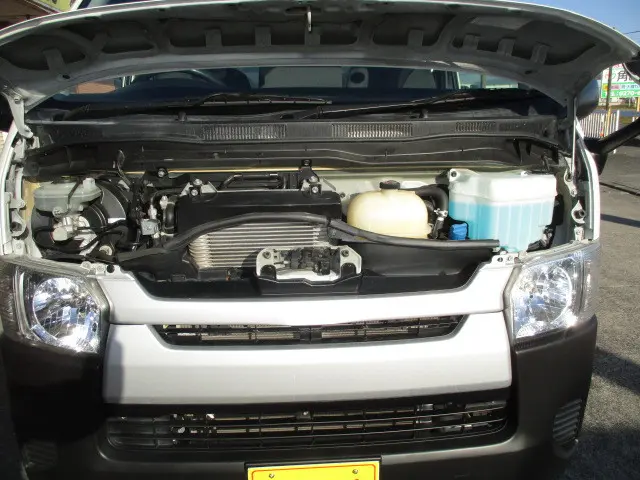 トヨタ ハイエースバン QDF-GDH206V(4WD)の写真10