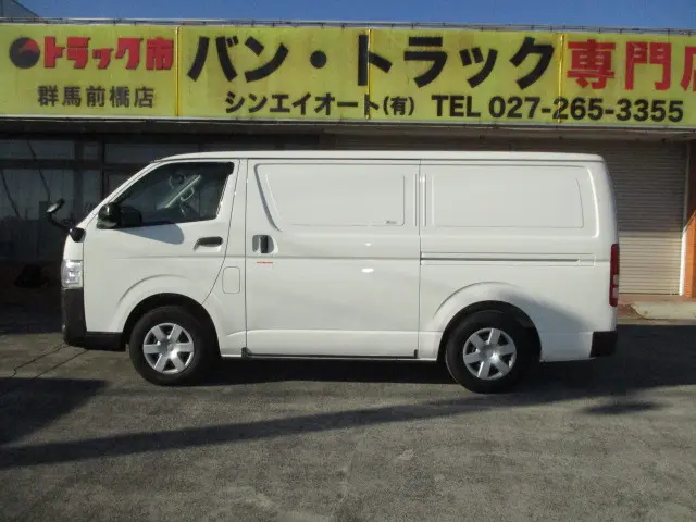 トヨタ ハイエースバン QDF-GDH206V(4WD)の写真30