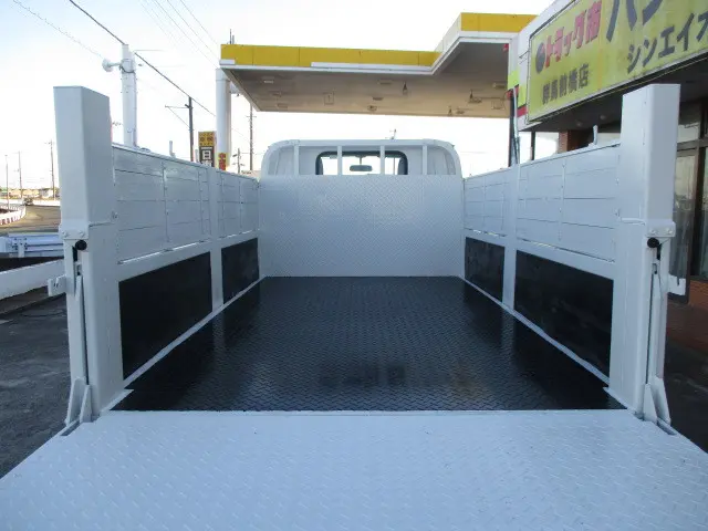 いすゞ エルフ TRG-NKR85A(2WD)の写真3