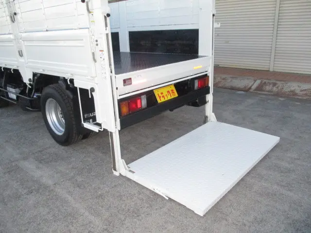 いすゞ エルフ TRG-NKR85A(2WD)の写真4