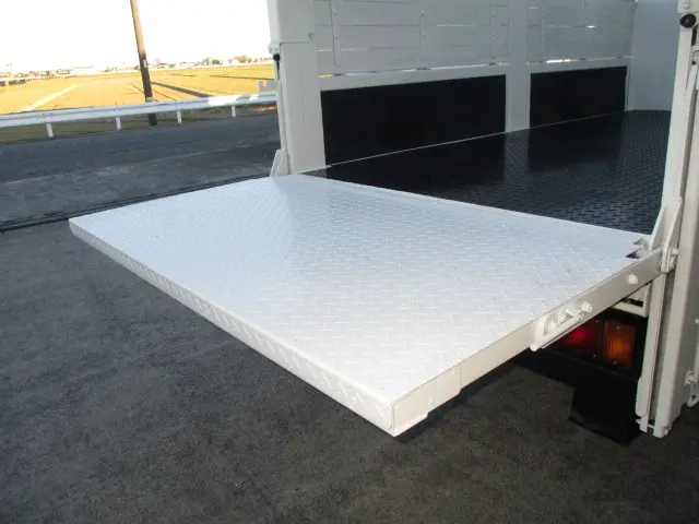 いすゞ エルフ TRG-NKR85A(2WD)の写真5