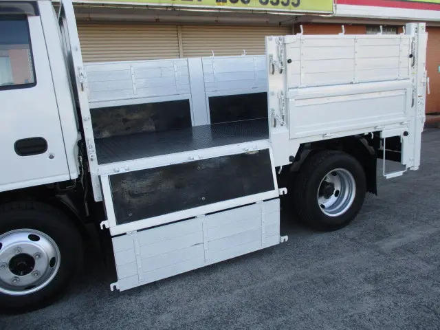 いすゞ エルフ TRG-NKR85A(2WD)の写真7