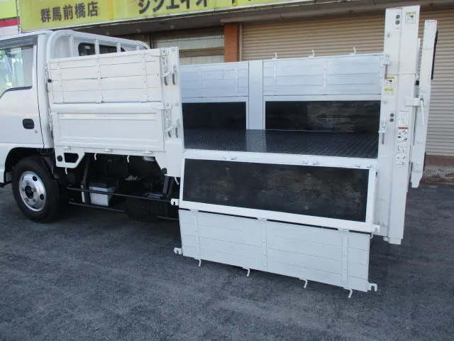 いすゞ エルフ TRG-NKR85A(2WD)の写真8