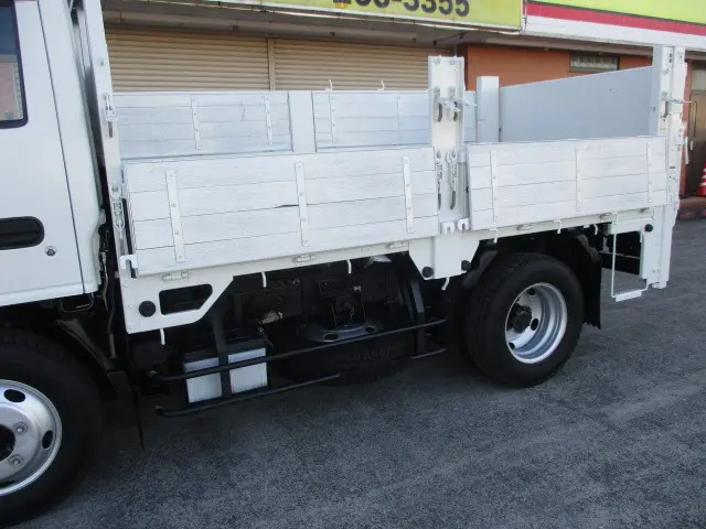 いすゞ エルフ TRG-NKR85A(2WD)の写真9