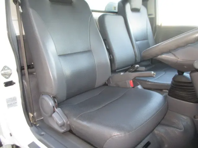 いすゞ エルフ TRG-NKR85A(2WD)の写真13