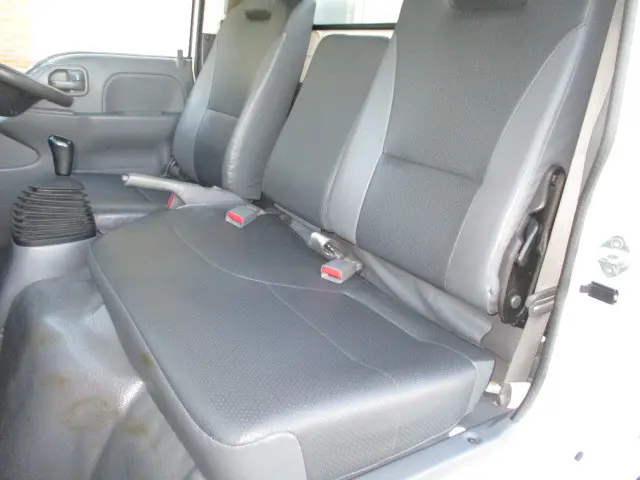 いすゞ エルフ TRG-NKR85A(2WD)の写真14