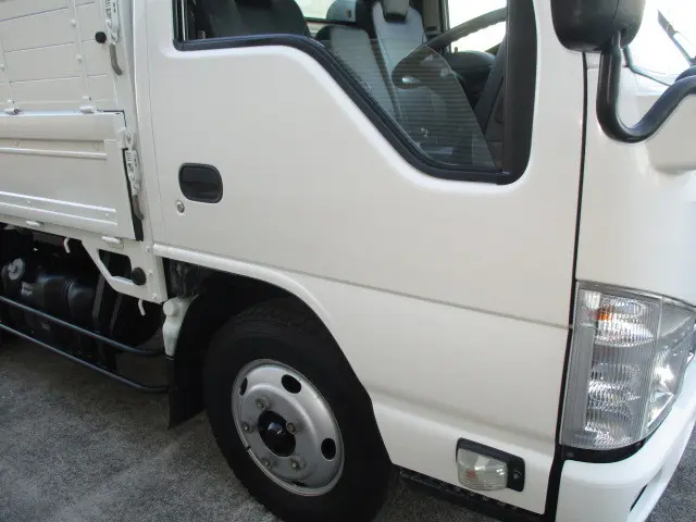いすゞ エルフ TRG-NKR85A(2WD)の写真38