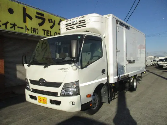 日野 デュトロ TKG-XZU775M(4WD)の写真1