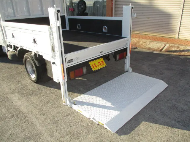 いすゞ エルフ TKG-NHR85A(2WD)の写真4