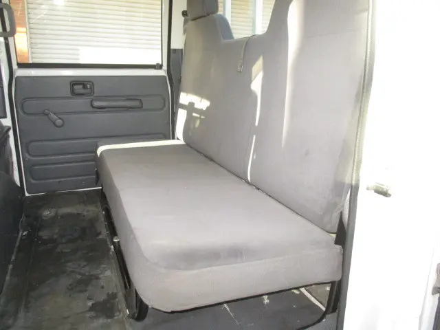 いすゞ エルフ TKG-NHR85A(2WD)の写真12