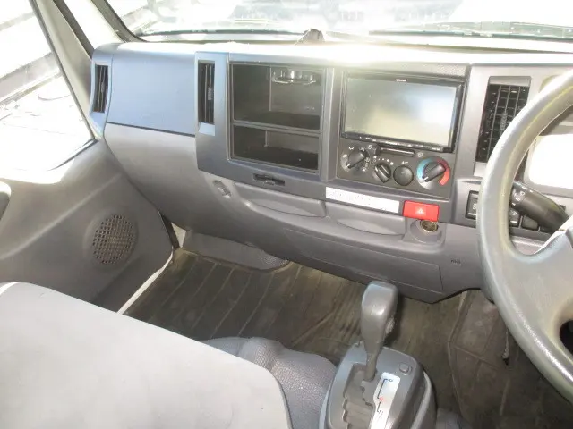 いすゞ エルフ TKG-NHR85A(2WD)の写真14