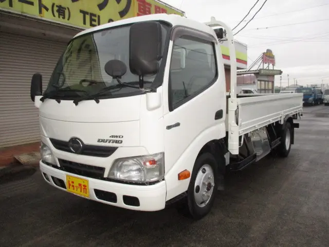 日野 デュトロ TKG-XZU695M(4WD)の写真1