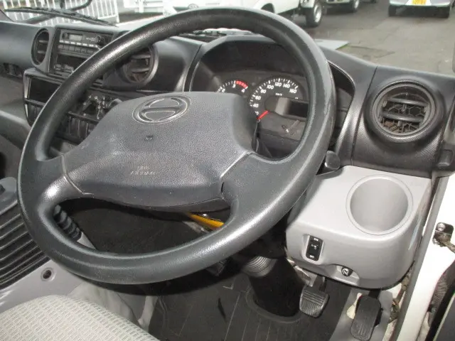 日野 デュトロ TKG-XZU695M(4WD)の写真9