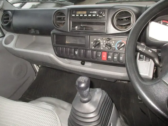 日野 デュトロ TKG-XZU695M(4WD)の写真10