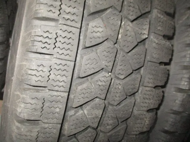 日野 デュトロ TKG-XZU695M(4WD)の写真17