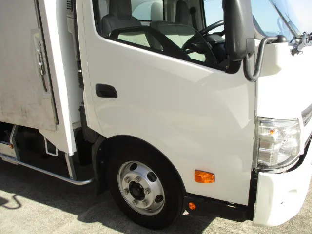 日野 デュトロ TKG-XZU710M(2WD)の写真41
