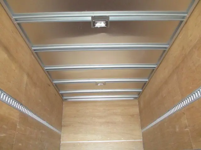 いすゞ エルフ TKG-NNR85AN(2WD)の写真4