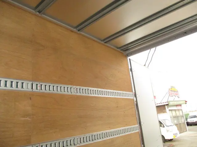 いすゞ エルフ TKG-NNR85AN(2WD)の写真7