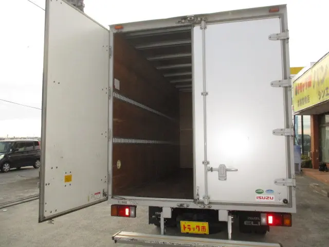 いすゞ エルフ TKG-NNR85AN(2WD)の写真9