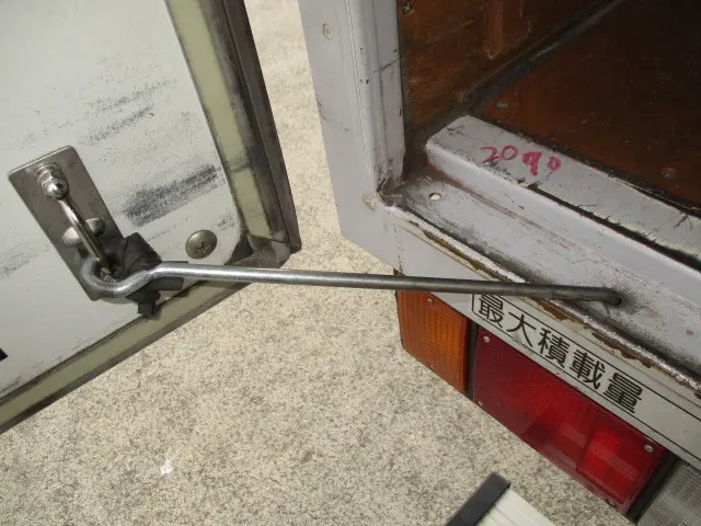 いすゞ エルフ TKG-NNR85AN(2WD)の写真10