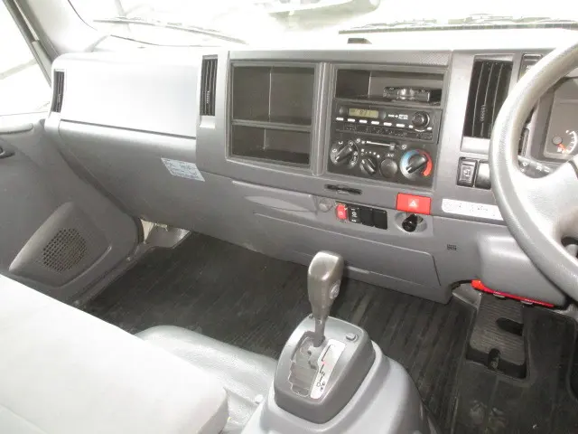 いすゞ エルフ TKG-NNR85AN(2WD)の写真18