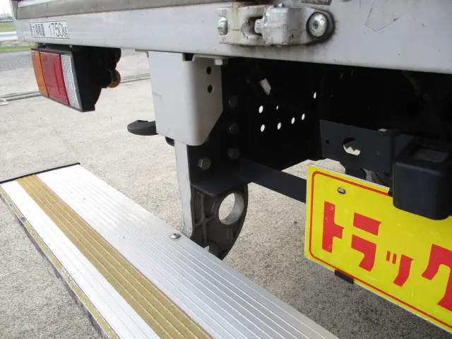 いすゞ エルフ TKG-NNR85AN(2WD)の写真25