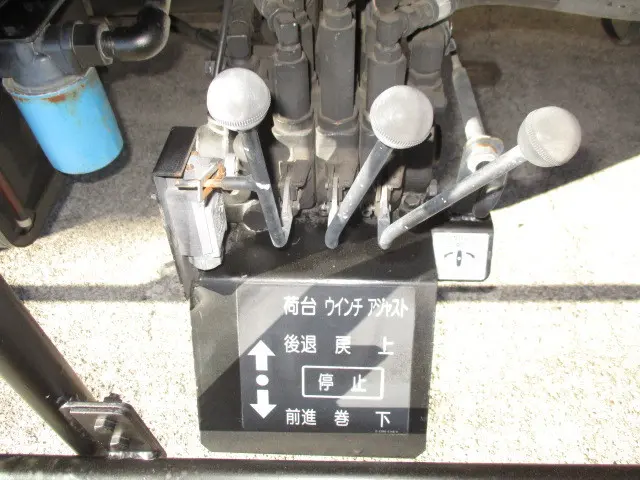 いすゞ エルフ TKG-NPR85AN(2WD)の写真6