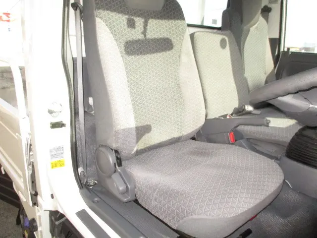 いすゞ エルフ 2RG-NJS88A(4WD)の写真6