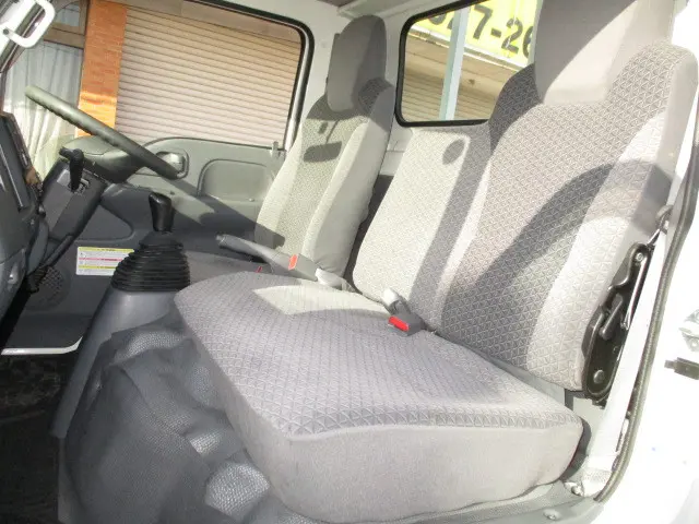 いすゞ エルフ 2RG-NJS88A(4WD)の写真7