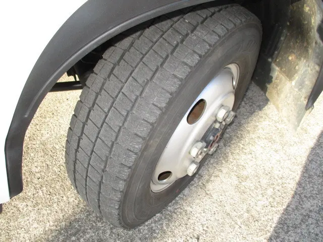 いすゞ エルフ 2RG-NJS88A(4WD)の写真16