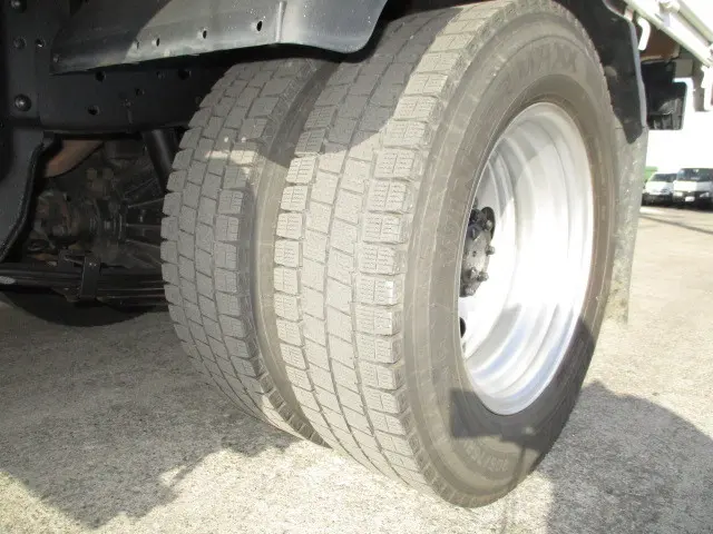 いすゞ エルフ 2RG-NJS88A(4WD)の写真17