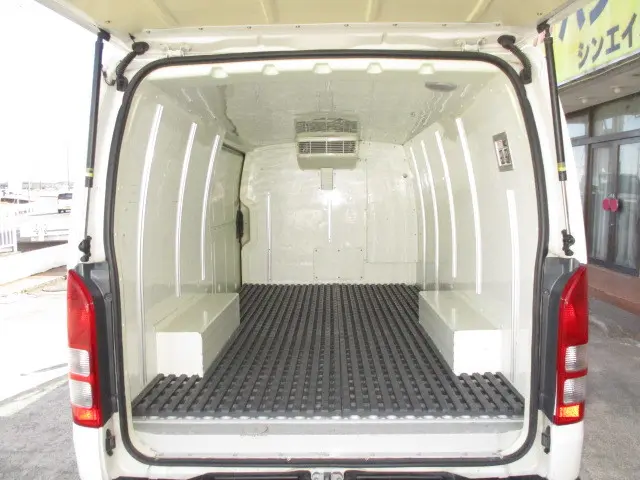 トヨタ ハイエースレジアス QDF-GDH201Vの写真3