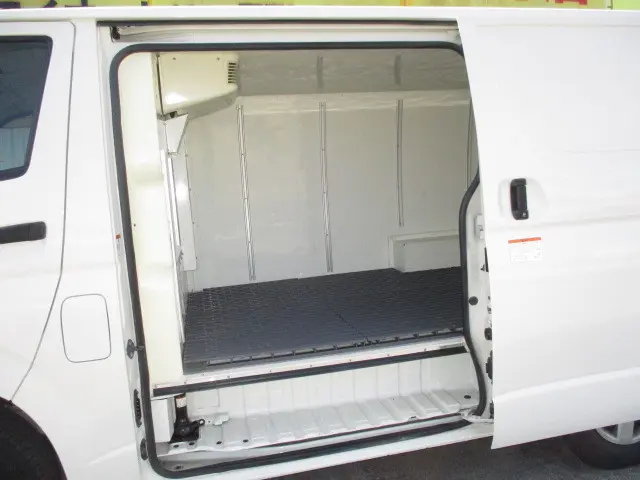 トヨタ ハイエースレジアス QDF-GDH201Vの写真5