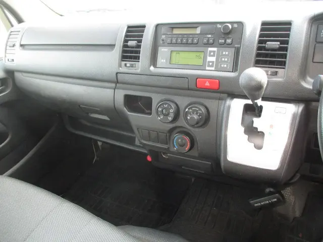 トヨタ ハイエースレジアス QDF-GDH201Vの写真14