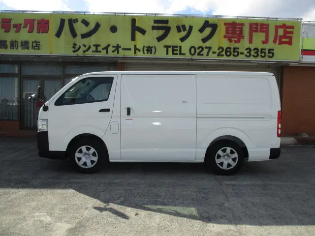 トヨタ ハイエースレジアス QDF-GDH201Vの写真30