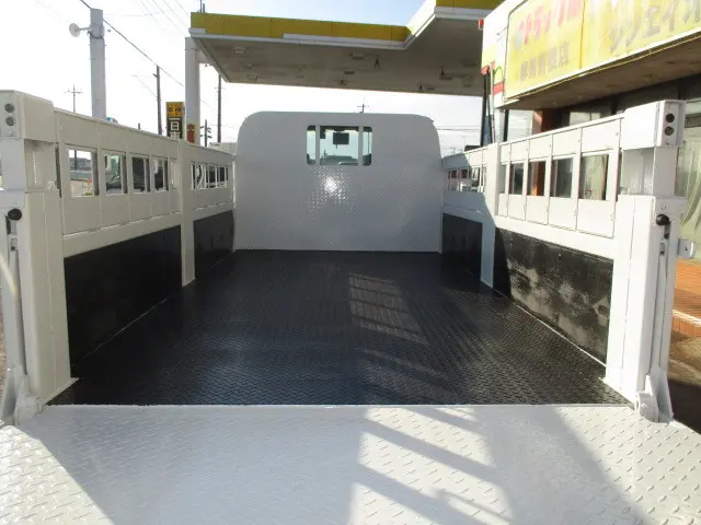 いすゞ エルフ TRG-NKR85A(2WD)の写真3