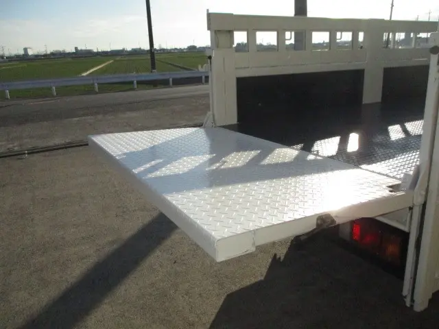 いすゞ エルフ TRG-NKR85A(2WD)の写真5