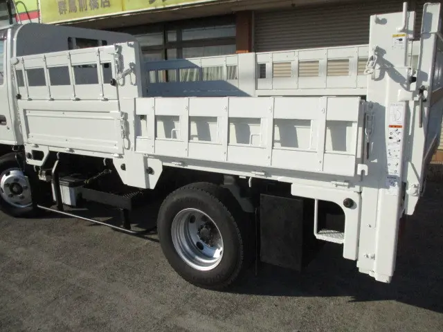 いすゞ エルフ TRG-NKR85A(2WD)の写真9