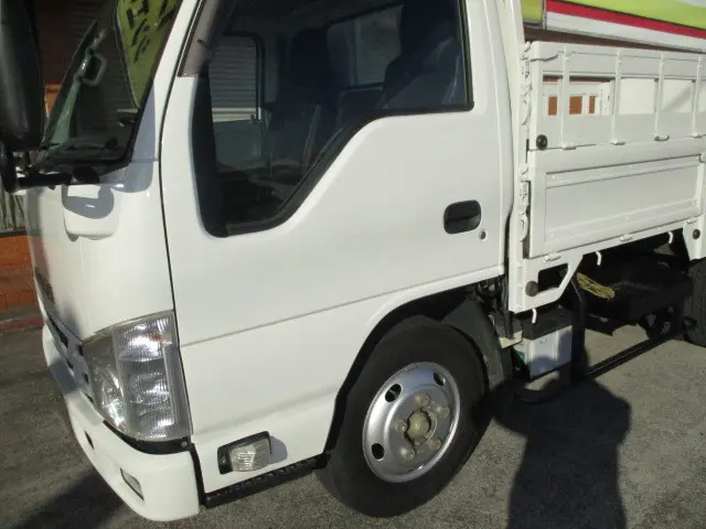 いすゞ エルフ TRG-NKR85A(2WD)の写真38