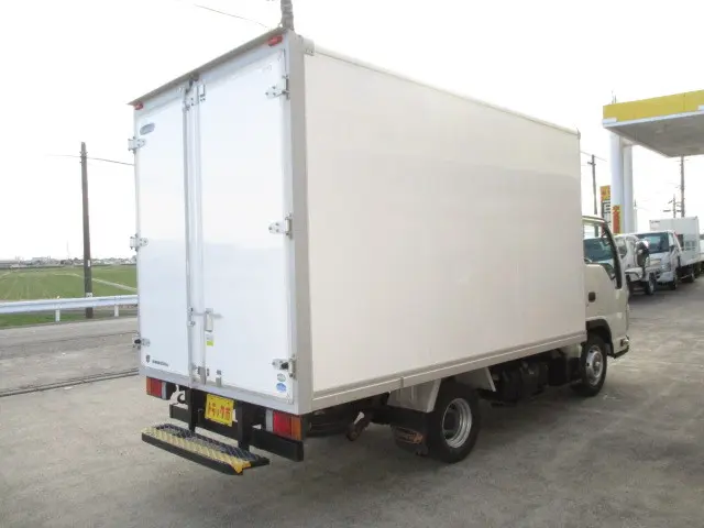 いすゞ エルフ TPG-NHR85AN(2WD)の写真2