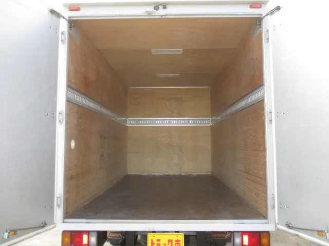 いすゞ エルフ TPG-NHR85AN(2WD)の写真3