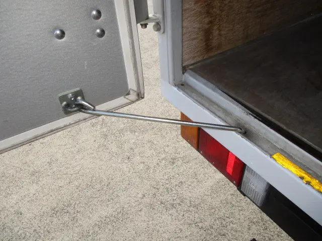 いすゞ エルフ TPG-NHR85AN(2WD)の写真9