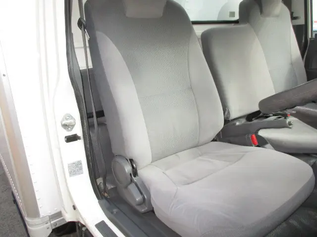 いすゞ エルフ TPG-NHR85AN(2WD)の写真13