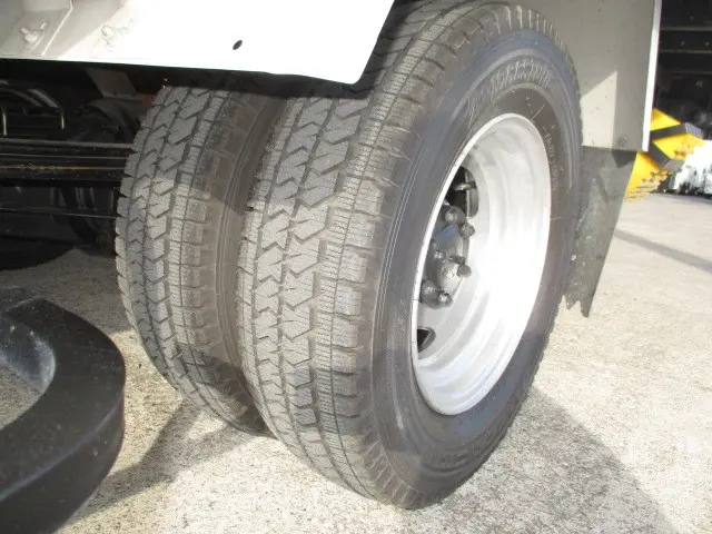 いすゞ エルフ TPG-NHR85AN(2WD)の写真20