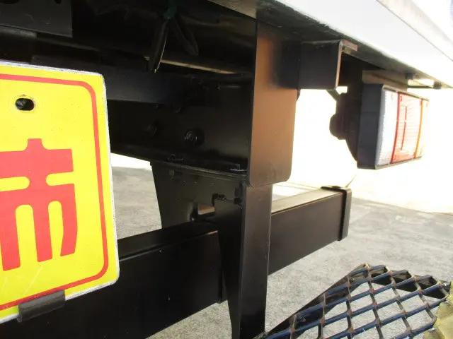 いすゞ エルフ TPG-NHR85AN(2WD)の写真26