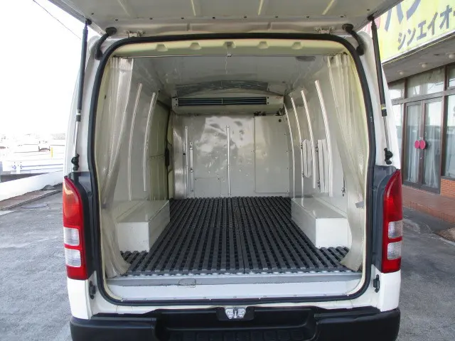 トヨタ ハイエースバン LDF-KDH201V(2WD)の写真3