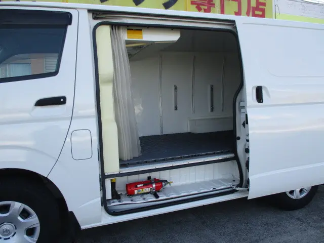 トヨタ ハイエースバン LDF-KDH201V(2WD)の写真5