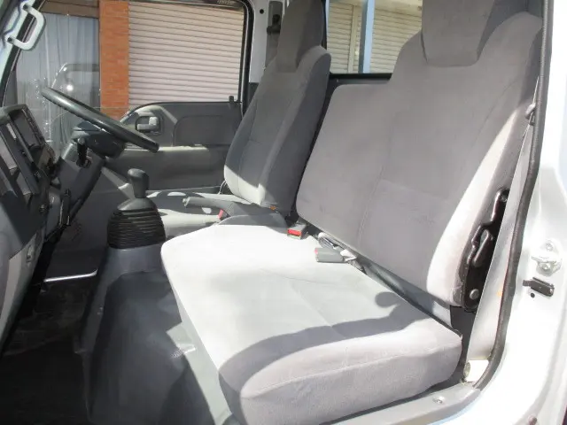 いすゞ エルフ TKG-NHR85A(2WD)の写真9