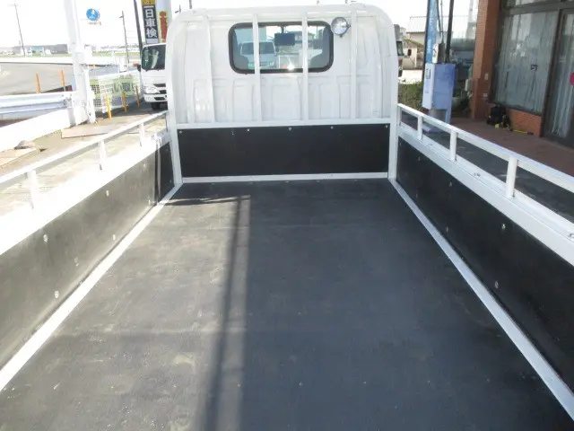 いすゞ エルフ TRG-NJR85A(2WD)の写真3